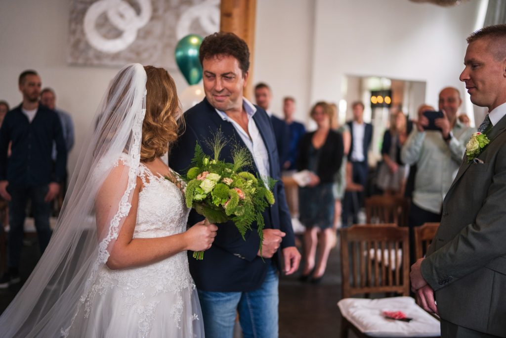 Bruiloft bij Het Koetshuis in Rotterdam - Angela de Baat Fotografie
