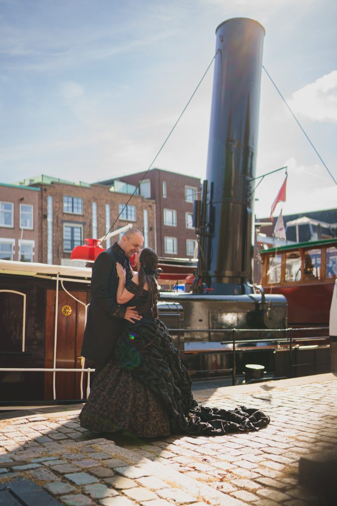 Steampunk bruiloft in Dordrecht - Angela de Baat Fotografie
