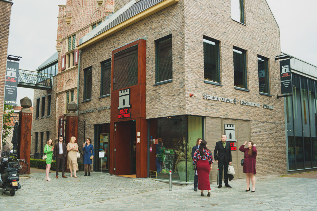 Trouwen bij Slot Oostende in Goes - Angela de Baat Fotografie