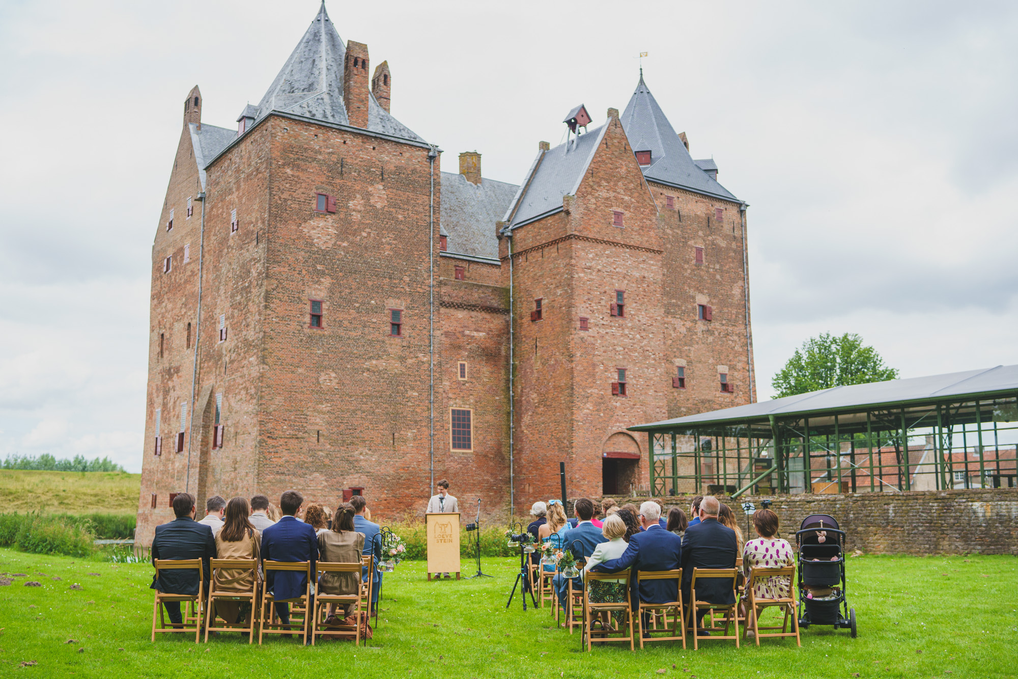 Trouwen bij Slot Loevestein - Angela de Baat Fotografie