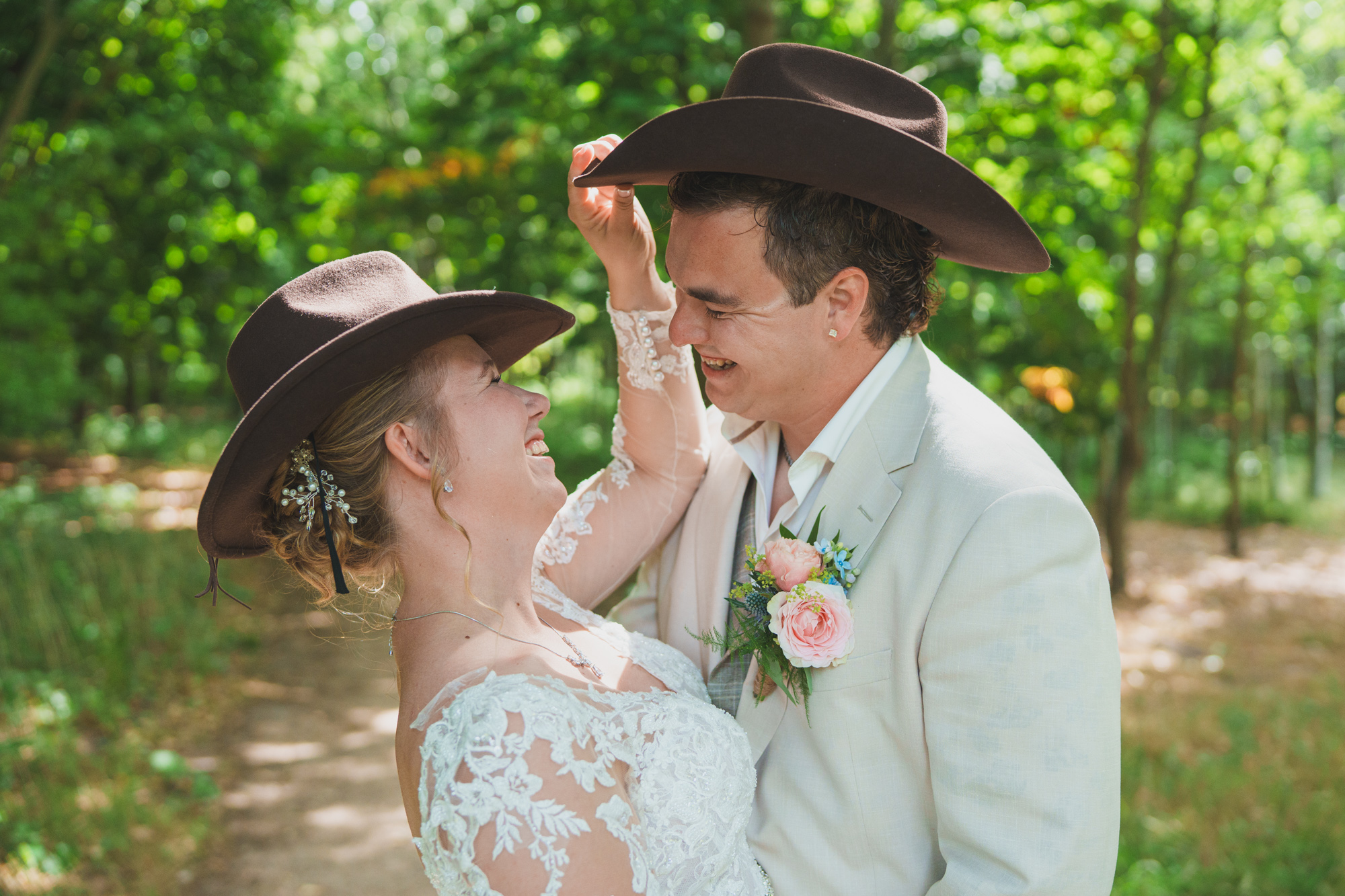 Cowboy-bruiloft in zeeland - Angela de Baat Fotografie